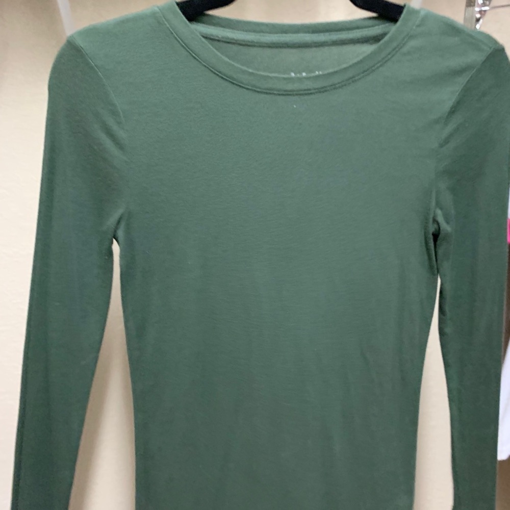 Basic long sleeve top